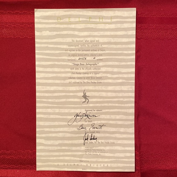 Elvis Presley: Looking at a Legend Delphi Collector Plate - 8 1/2” - Picture 3 of 7